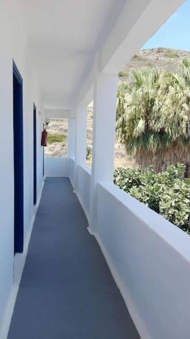Lagada Beach Economy Hotell Adámas Eksteriør bilde