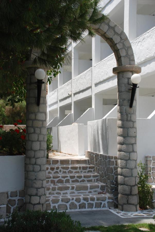 Lagada Beach Economy Hotell Adámas Eksteriør bilde